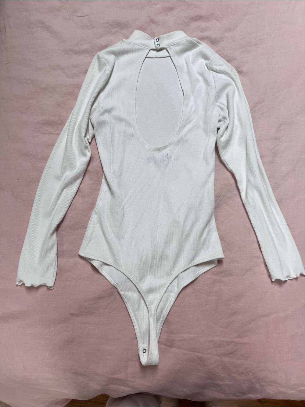 Abercrombie & Fitch White Long Sleeve Keyhole Back Mock Neck Bodysuit. Size L